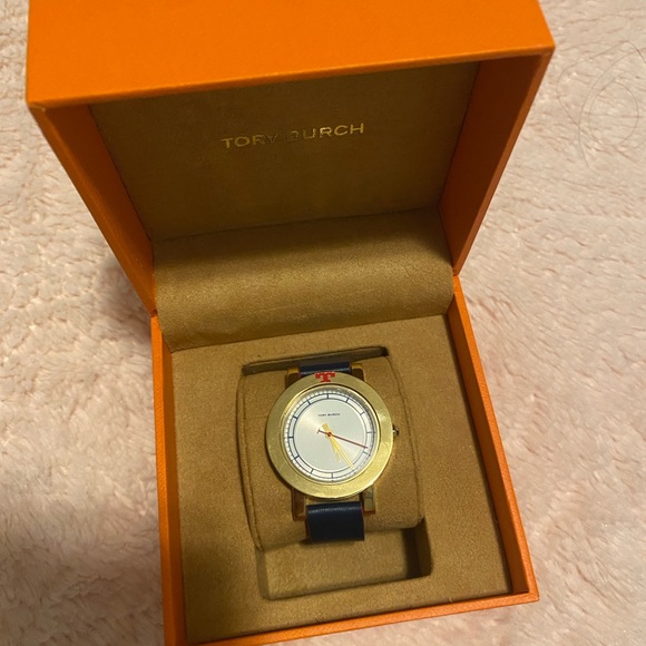 Tory Burch Unused Ellsworth Leather Stap Watch NEW - Picture 5 of 6